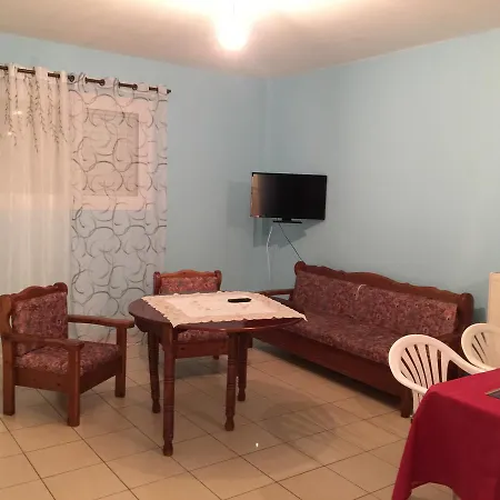 Mitrou Villa Loutra Oraias Elenis